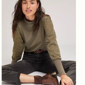 Tiny Anthropologie Helen lace mock neck olive‎ green top